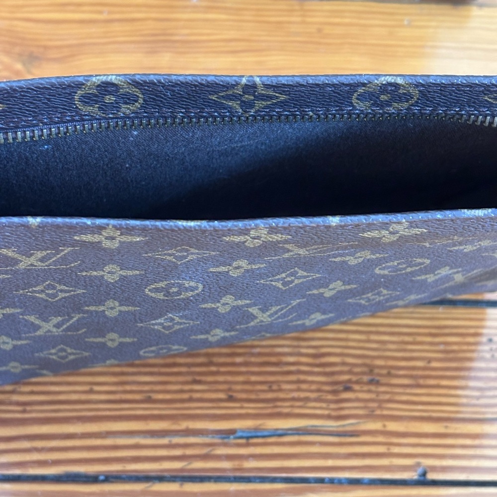 Louis Vuitton Monogram Zip Pouch / Cosmetic Case – Authentic - Picture 9 of 9